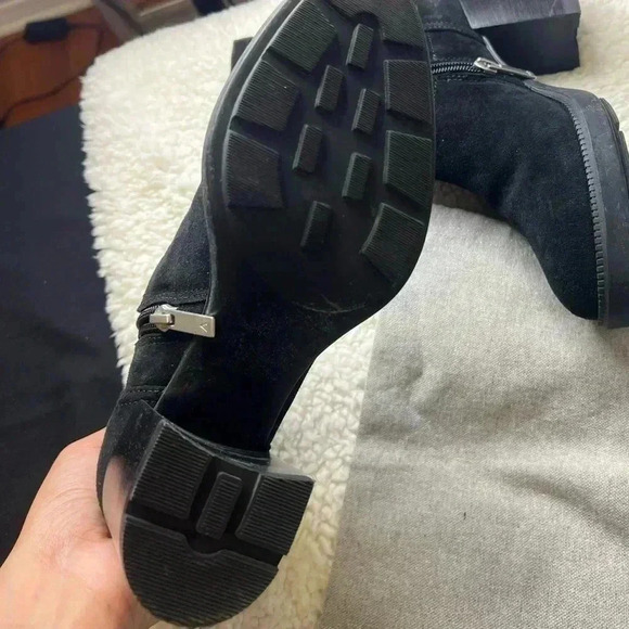 Aquatalia  Suede Waterproof Booties in SIZE US 7.5 - Picture 5 of 6